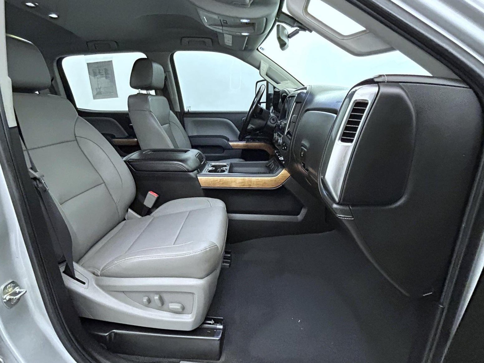 Used 2019 Chevrolet Silverado 2500 LTZ w/ Duramax Plus Package AWD/4WD image 15