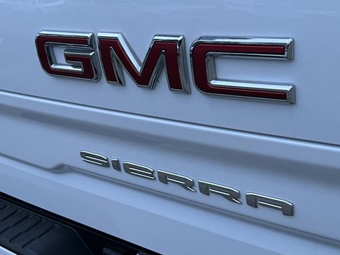 Used 2023 GMC Sierra 1500 AT4 w/ AT4 Premium Package image 8