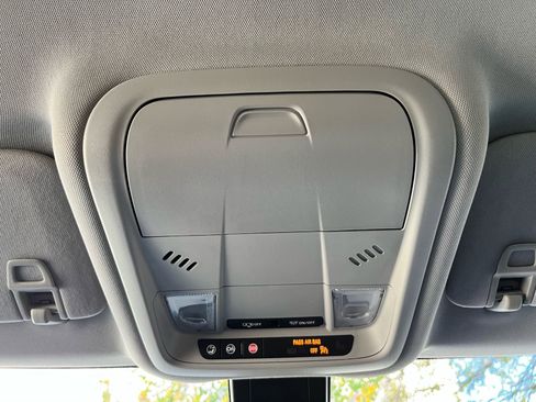 Used 2022 Chevrolet Equinox LT image 30