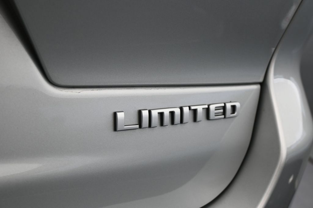 Used 2025 Jeep Grand Cherokee L Limited RWD image 37