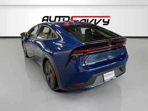 Used 2024 Toyota Prius LE AWD/4WD image 5