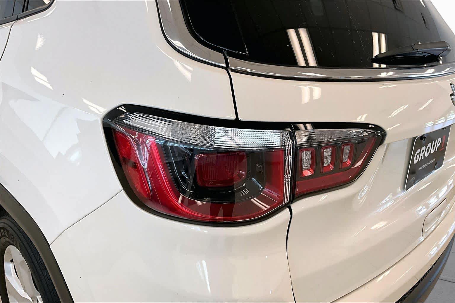 Used 2020 Jeep Compass Latitude FWD image 24