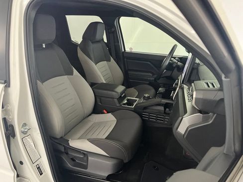 Used 2025 Toyota Tacoma TRD Off-Road AWD/4WD image 20