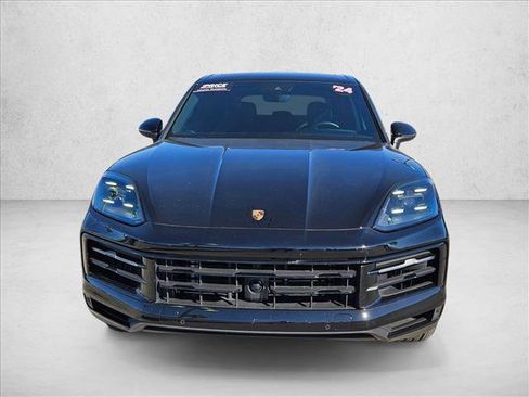 Used 2024 Porsche Cayenne AWD/4WD image 2