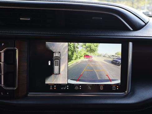 Used 2023 GMC Yukon XL Denali Ultimate AWD/4WD image 38
