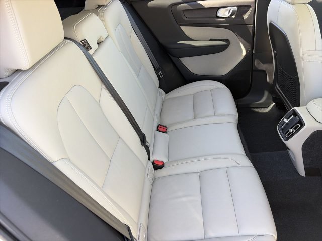 Used 2024 Volvo XC40 B5 Plus w/ Protection Package Premier AWD/4WD image 13