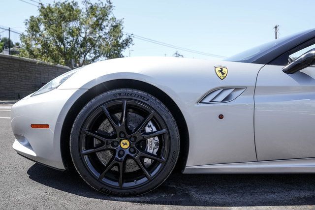 Used 2012 Ferrari California RWD image 4
