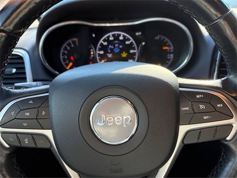 Used 2021 Jeep Grand Cherokee Laredo X image 21