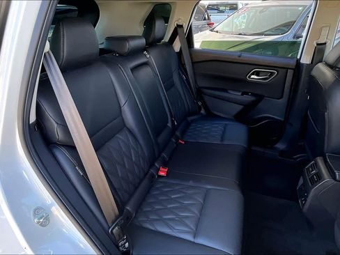 Used 2023 Nissan Rogue Platinum w/ Platinum Premium Package image 19