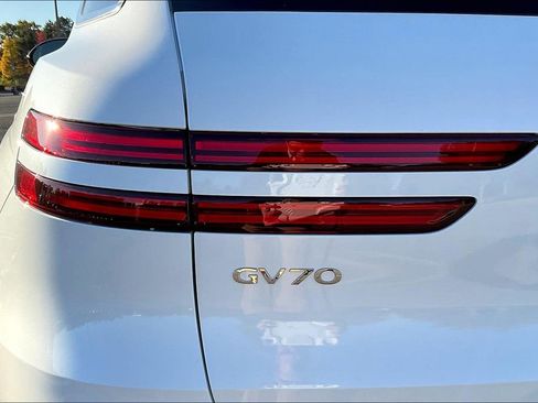 New 2026 Genesis GV70 2.5T Advanced image 8