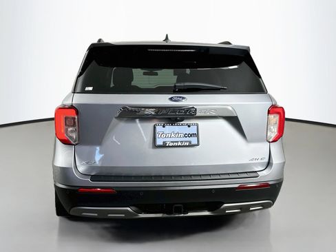 Used 2022 Ford Explorer XLT w/ Equipment Group 202A AWD/4WD image 6
