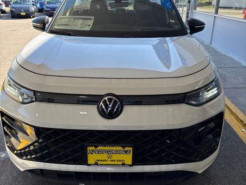 New 2026 Volkswagen Tiguan SE R-Line AWD/4WD image 1