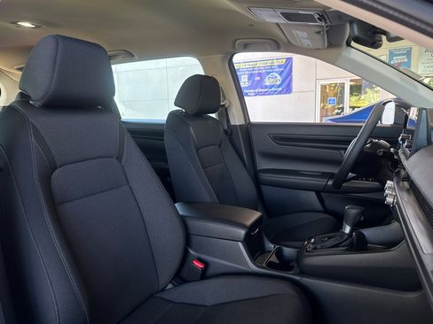 Used 2024 Honda CR-V LX image 27