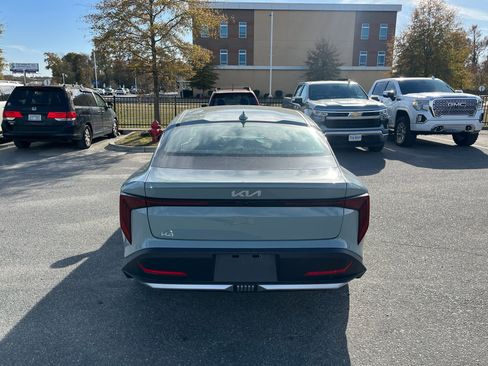 New 2025 Kia K4 EX image 6