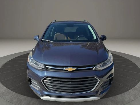 Used 2018 Chevrolet Trax LT w/ LT Convenience Package image 8