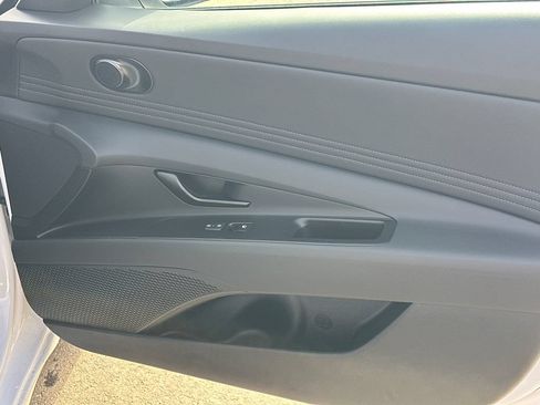 Certified 2025 Hyundai Elantra Sport FWD image 14