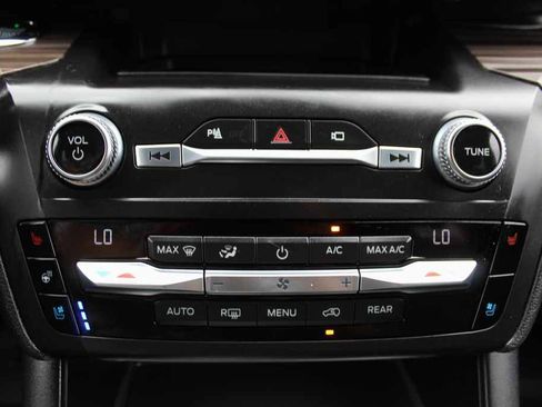 Used 2020 Ford Explorer Limited w/ Hybrid Equipment Group 310A AWD/4WD image 22