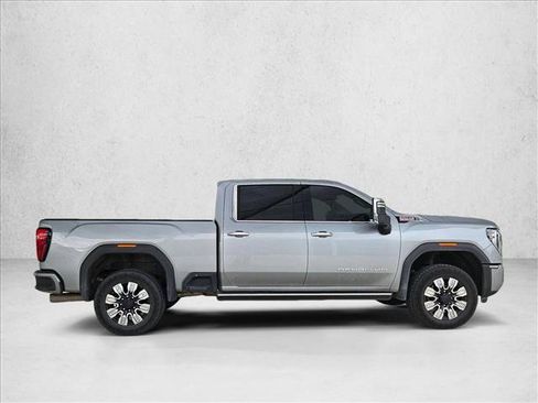 Used 2024 GMC Sierra 2500 Denali w/ Denali Reserve Package AWD/4WD image 4