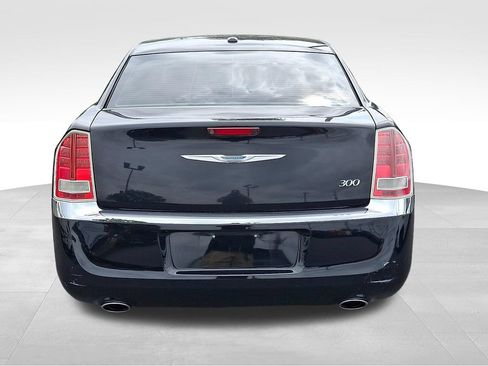 Used 2013 Chrysler 300 w/ Driver Convenience Group RWD image 5