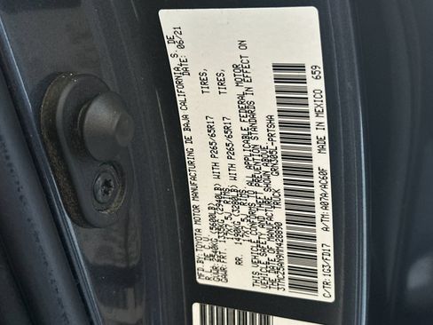 Used 2021 Toyota Tacoma TRD Sport AWD/4WD image 27