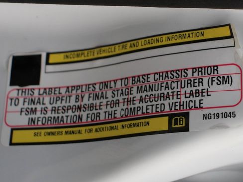 Used 2022 RAM 5500 Tradesman w/ Chrome Appearance Group image 51