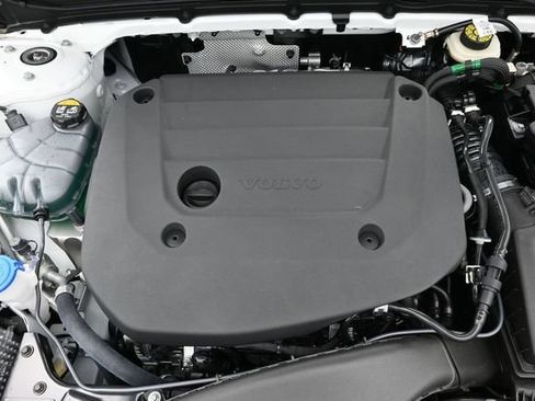 New 2026 Volvo XC40 B5 Plus w/ Climate Package AWD/4WD image 36