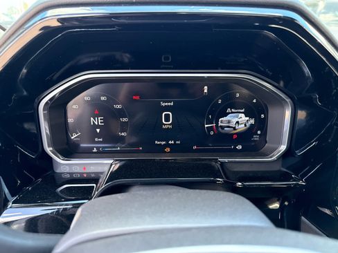 New 2026 GMC Sierra 1500 SLT AWD/4WD image 17