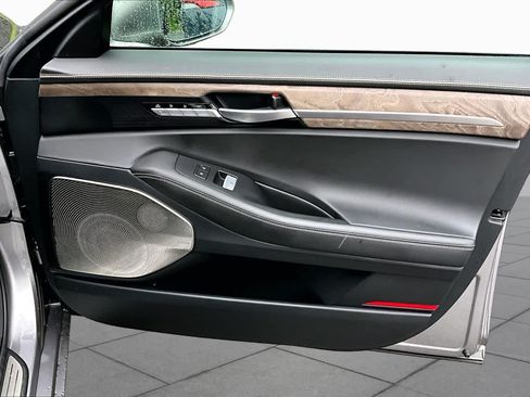 Used 2021 Genesis G90 3.3T Premium AWD/4WD image 22