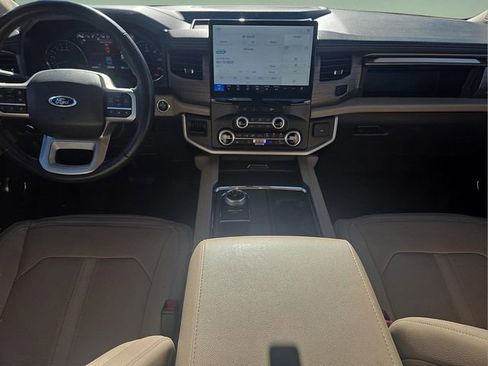 Used 2024 Ford Expedition Limited image 18