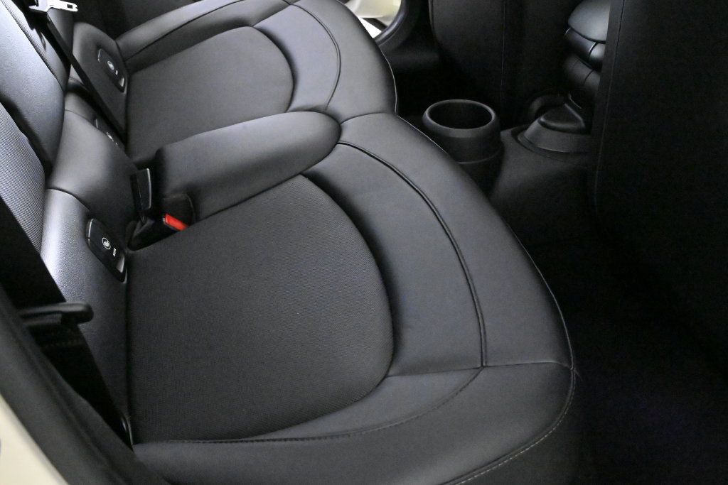 Used 2017 MINI Cooper 4-Door Hardtop FWD image 27