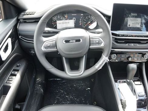 New 2025 Jeep Compass Latitude w/ Sun & Sound Group image 12