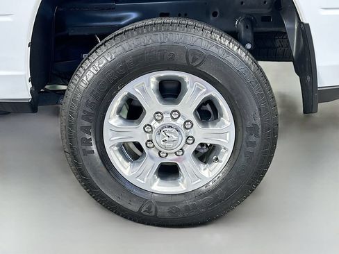 Used 2025 RAM 2500 Big Horn AWD/4WD image 33