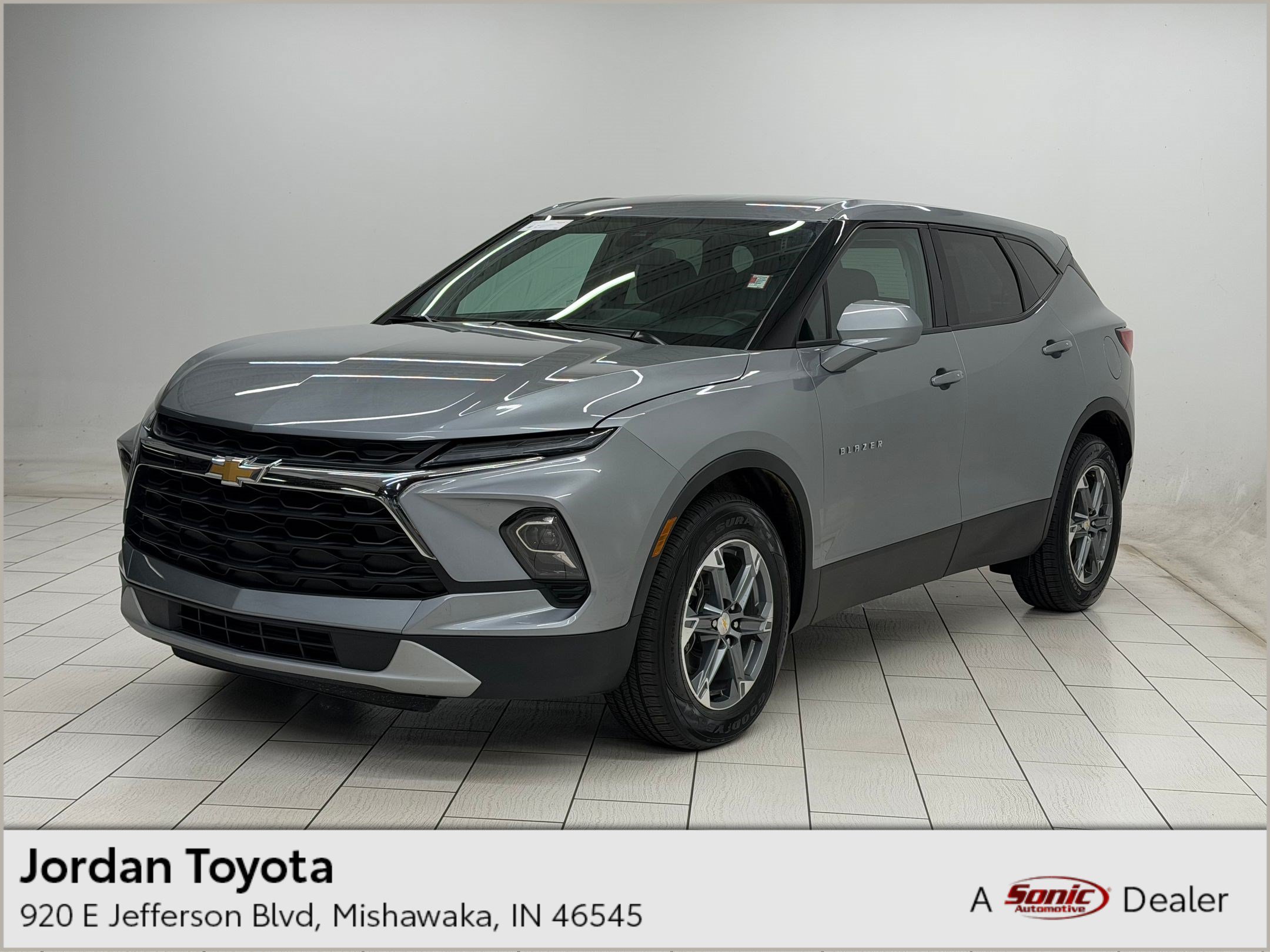 Used 2025 Chevrolet Blazer LT AWD/4WD image 1