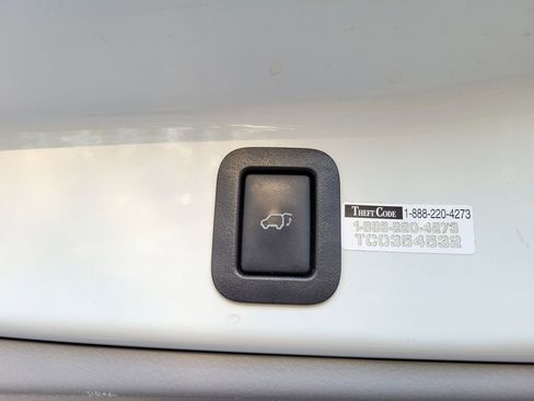 Used 2017 Toyota Highlander Plus image 15