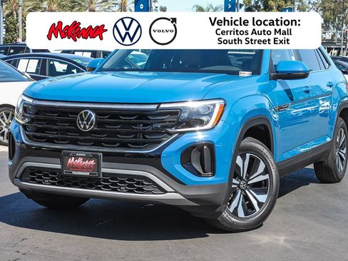 Used 2025 Volkswagen Atlas Cross Sport SE FWD image 1