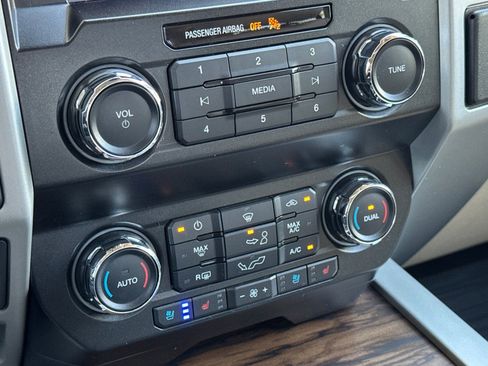 Used 2019 Ford F150 Lariat AWD/4WD image 22