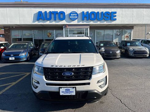Used 2016 Ford Explorer Sport w/ Equipment Group 401A AWD/4WD image 2
