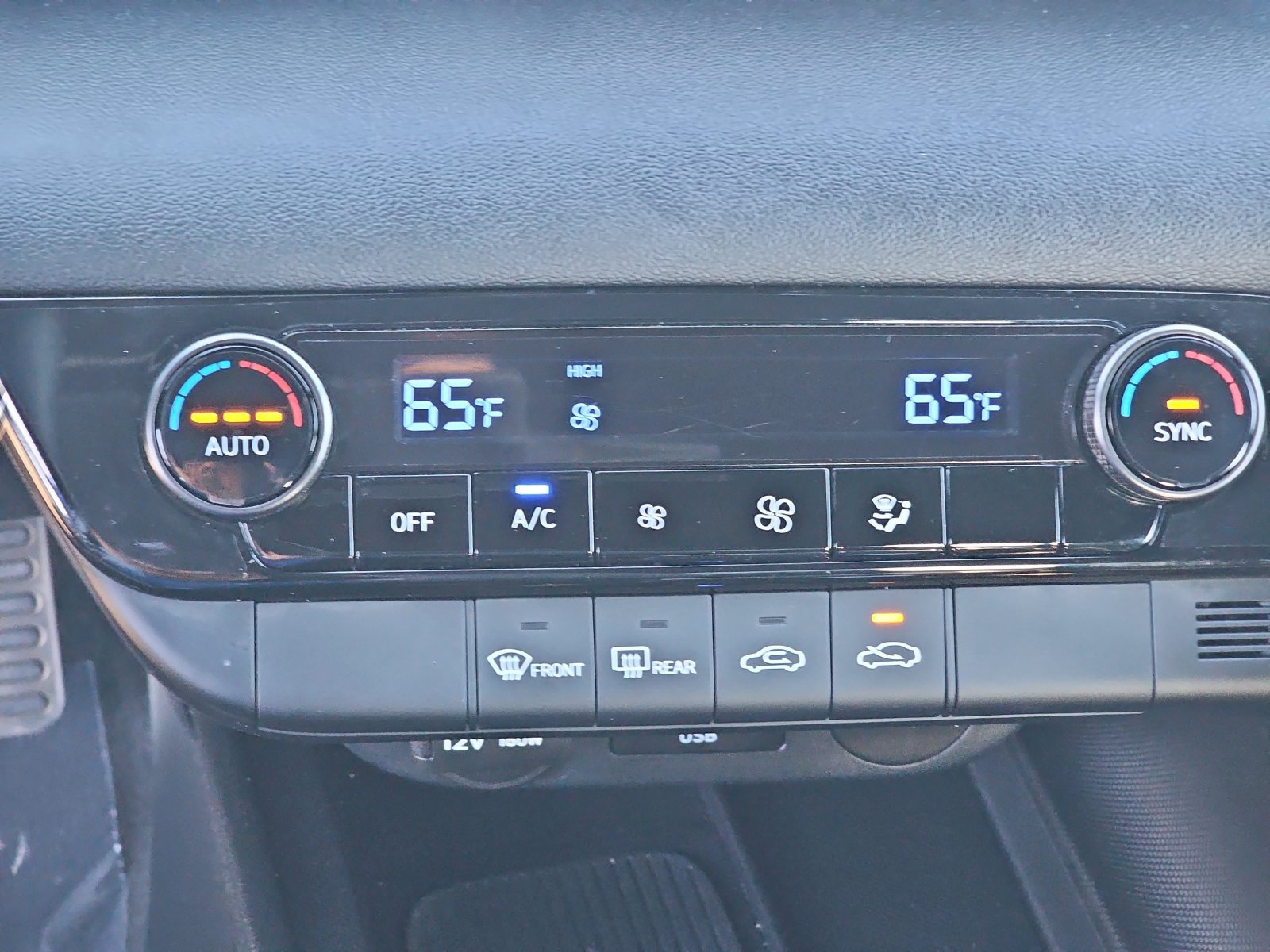 Certified 2025 Hyundai Elantra Sport FWD image 23