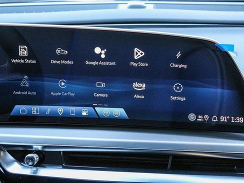 New 2025 Cadillac Lyriq Luxury image 15