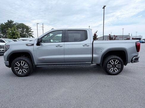Used 2024 GMC Sierra 1500 AT4 w/ AT4 Premium Package AWD/4WD image 4