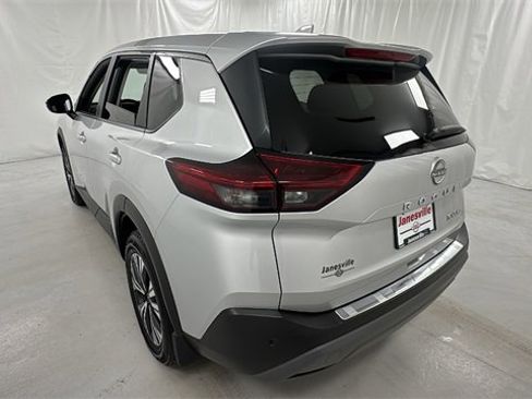 Certified 2022 Nissan Rogue SV image 5