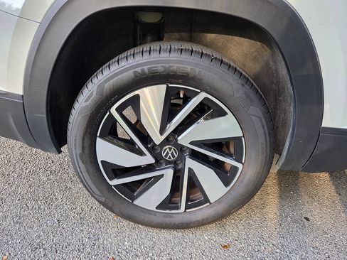 Used 2026 Volkswagen Atlas SE FWD image 17