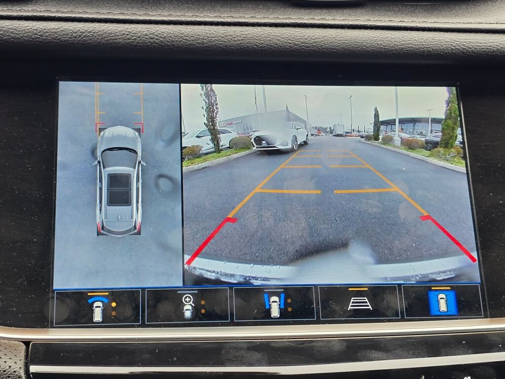 Used 2023 Cadillac XT5 Premium Luxury w/ Technology Package AWD/4WD image 46