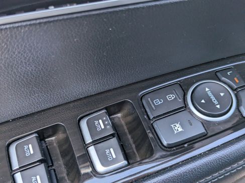 Used 2019 Kia Sorento LX V6 image 21