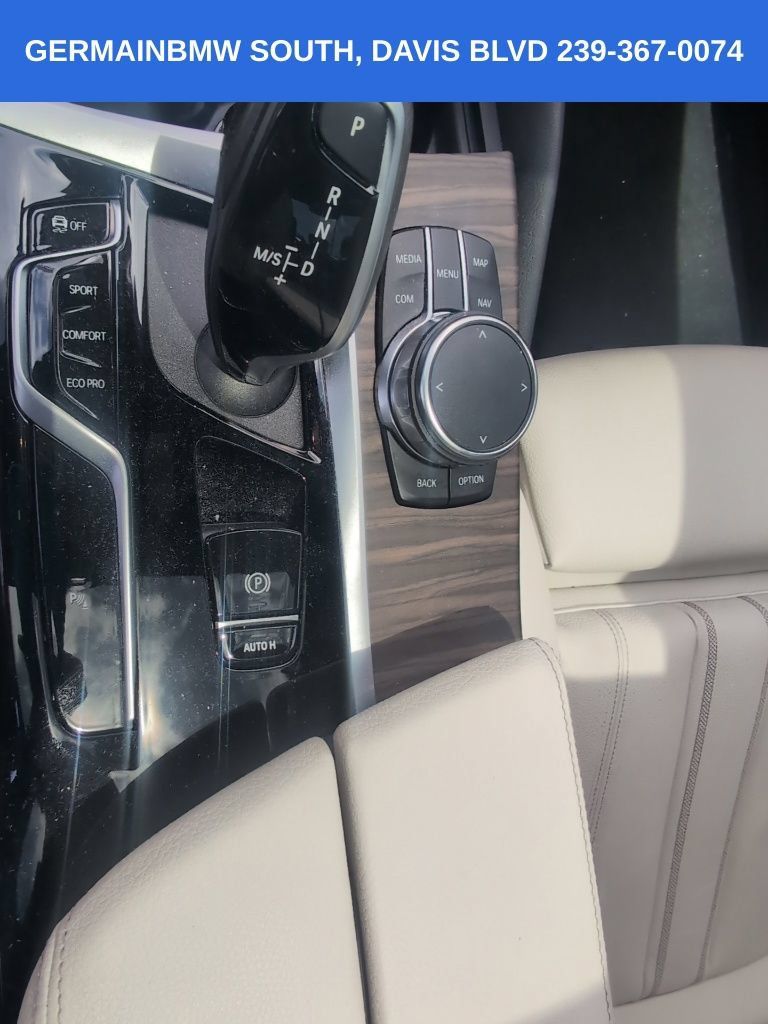 Used 2023 BMW 530i w/ Premium Package RWD image 13