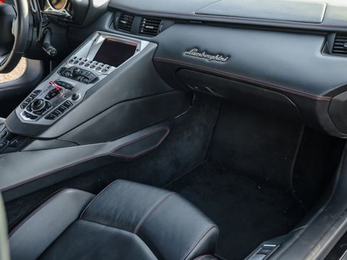 Used 2013 Lamborghini Aventador LP 700-4 image 30