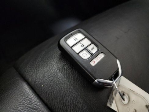 Used 2018 Honda Pilot Touring image 39