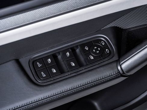 Certified 2025 Porsche Cayenne image 25