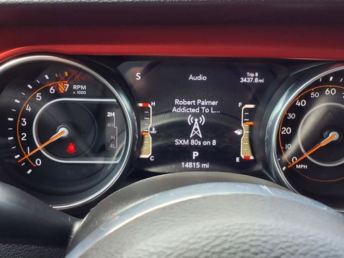 Used 2023 Jeep Gladiator Rubicon AWD/4WD image 17