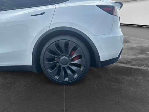 Used 2021 Tesla Model Y Performance AWD/4WD image 19